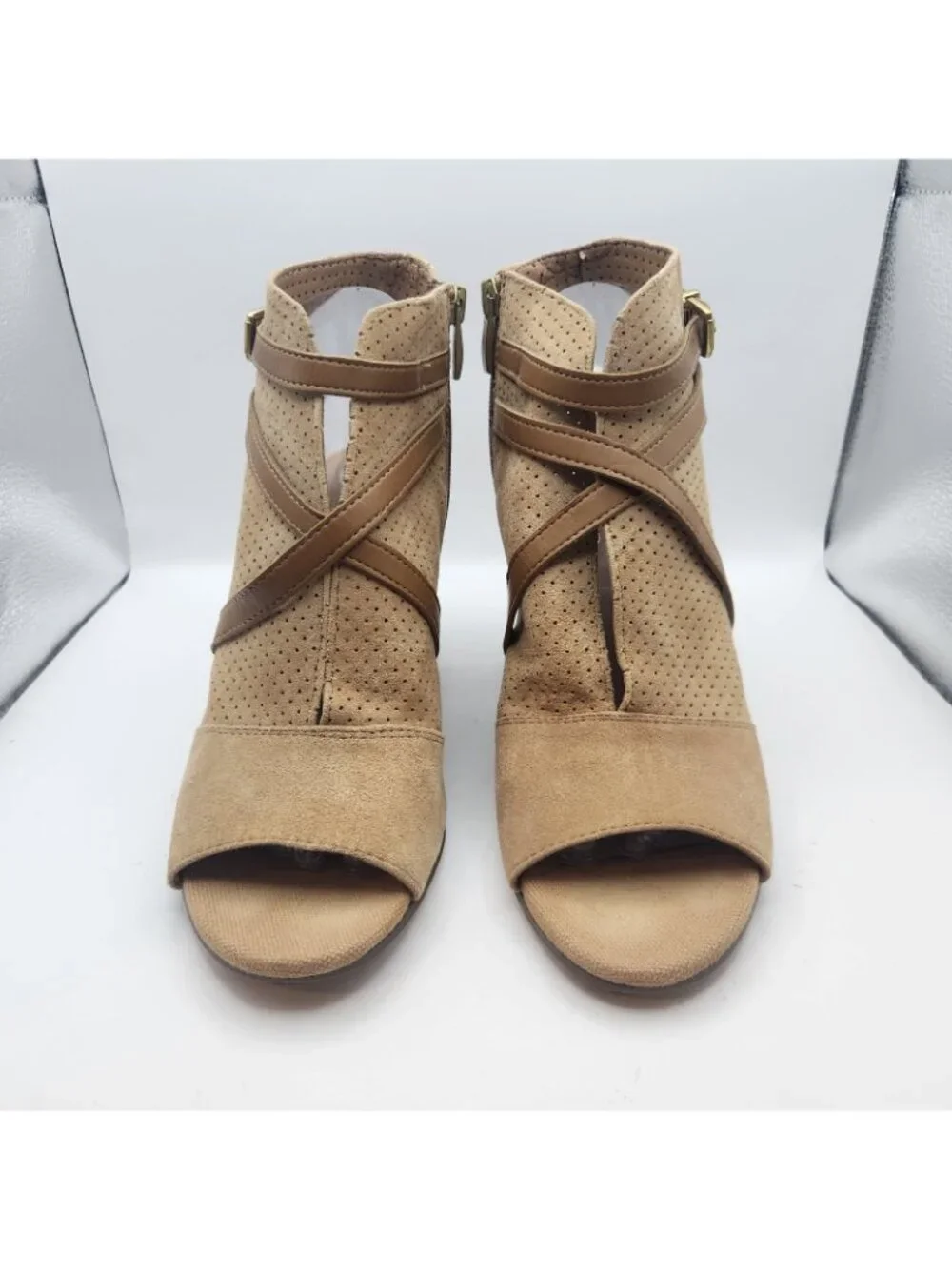 Franco Sarto Brown Leather Upper Peep Toe Strappy Buckle Cuban Heel Siz 9 M USED